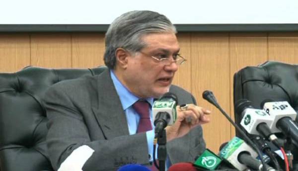 پاکستان: عملیات نظامی علیه افغانستان را به درخواست قطر متوقف کردیم