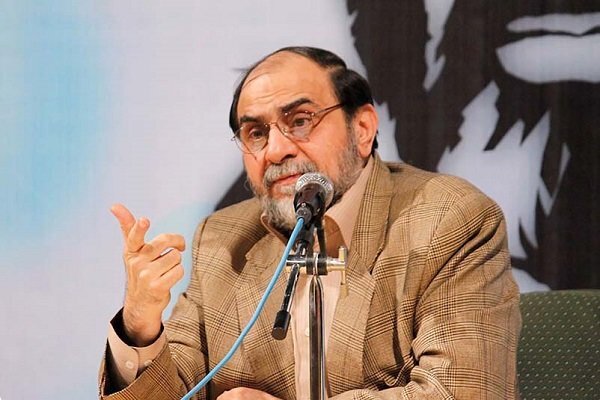 رحیم‌پور ازغدی: گرفتار کردن آمریکا در دریای کارائیب و خلیج مکزیک [بهتر است] یا در دریای عمان و خلیج فارس؟