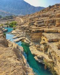 یکی از زلال ترین حوضچه های آبی جنوب با شکل صخره های جالب