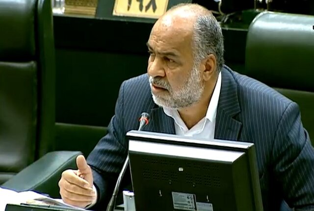 کنایه صباغیان به صداوسیما؛ برای صحبت نماینده برنامه طنز می‌سازید اما...