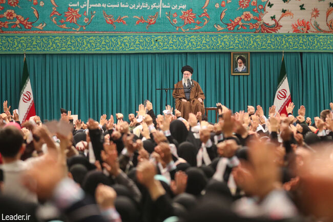 سرمقاله وطن امروز/ الگوی توجه رهبر معظم انقلاب به موضوع زن