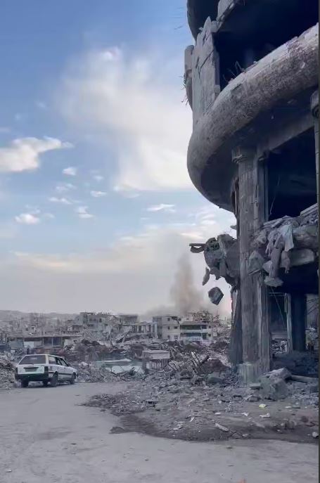 تصاویری از جنایت اشغالگران در تخریب ساختمانهای مسکونی باقی مانده در غزه