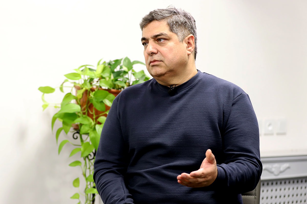 شهرام جزایری: زمان مدیریت ما تا ۱۰ سال بعد دلار هزار تومان بود؛ حالا ما مفسدیم و شما مصلح؟