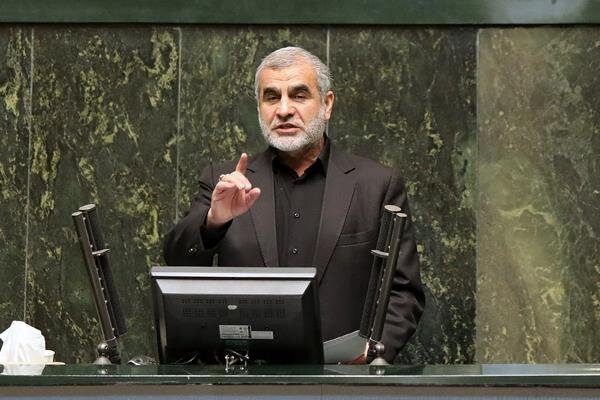 نیکزاد: تصمیم بنزینی دولت پزشکیان را با دولت روحانی در آبان ۱۴۰۱ مقایسه کنید که چقدر خسارت دیدیم