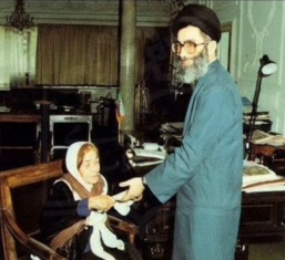 «مادر» به روایت برادران خامنه‌ای