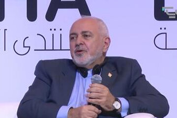 طعنه ظریف به مقام عرب به خاطر جداشدن بحرین از ایران