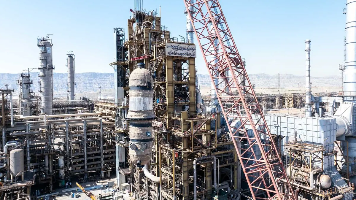 وزارت نفت در چنبره بحران‌های پنهان؛ از توقف پروژه‌های کلیدی تا وارونگی واقعیت با تبلیغات و روایت‌سازی