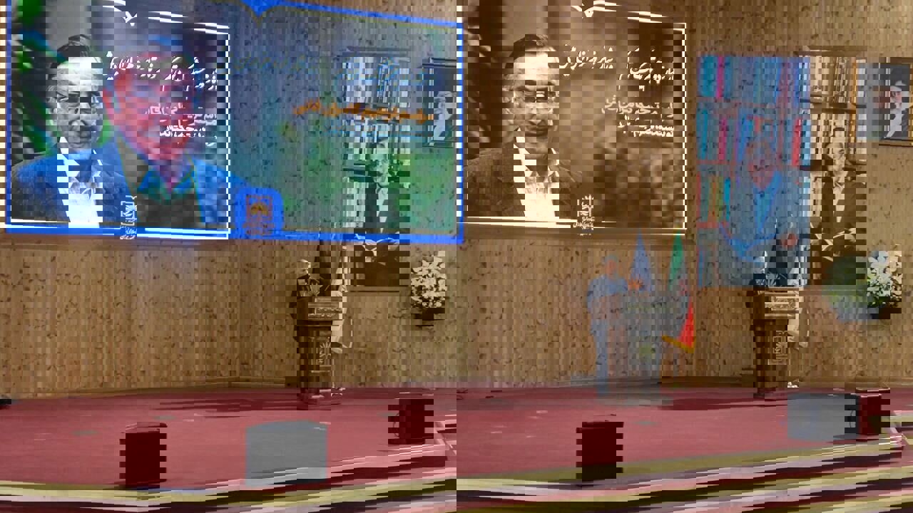 فانی در تاریخ معاصر کم‌نظیر است