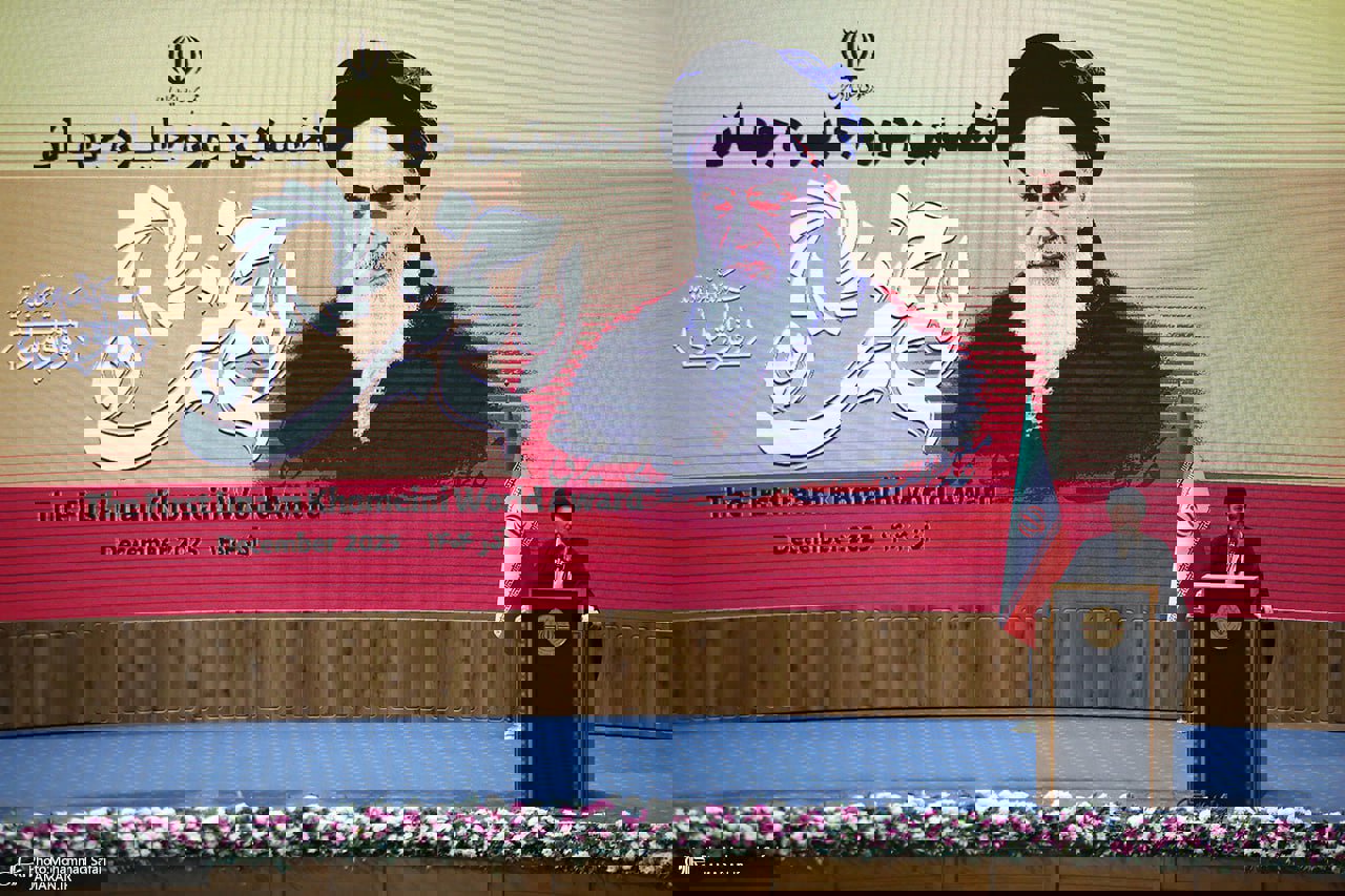 سید حسن خمینی: اگر تذکر و توجه رهبر انقلاب نبود، خیلی‌ها می‌خواستند نام امام نباشد