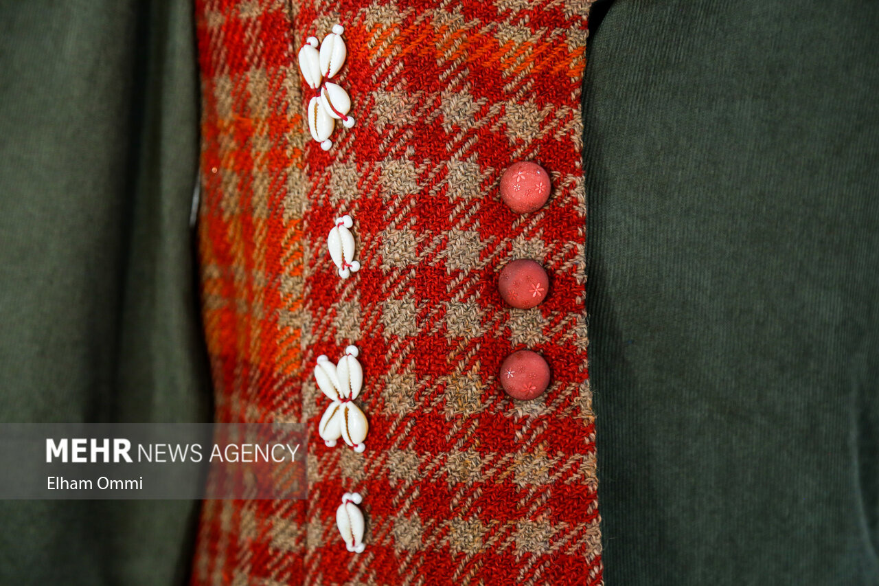 بسیاری به جای تولید، سرمایه را به طلا و ارز می‌برند