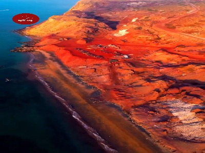 نمای ساحل سرخ هرمز از آسمان؛ تابلویی طبیعی با رنگ‌های شگفت‌انگیز جنوب کشورمان