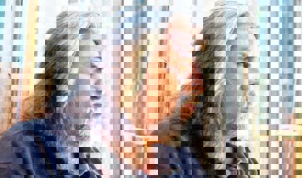 حسین منزوی که نمی‌شناسیم/ای آن‌که غیبت تو پُر است از حضور ناب