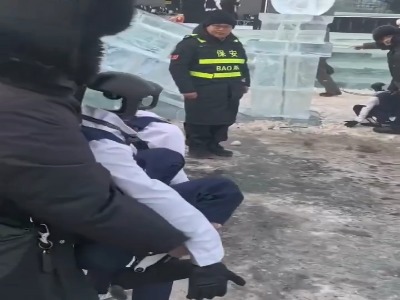 وقتی ربات ها در برف گیر کردند!