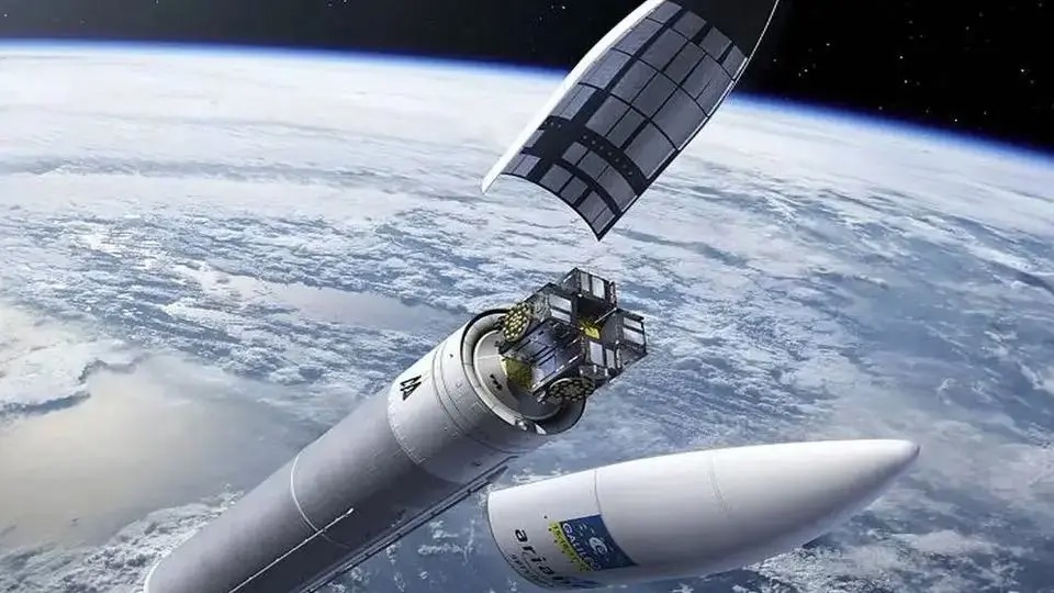 ماهواره‌های سنجشی ایرانی به فضا پرتاب می‌شوند