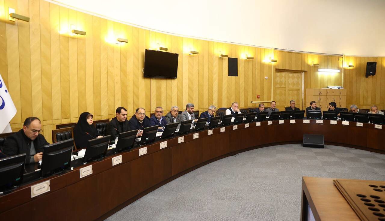 مصوبات مهم کمیسیون تلفیق درباره نان، بنزین و ارز کالای اساسی