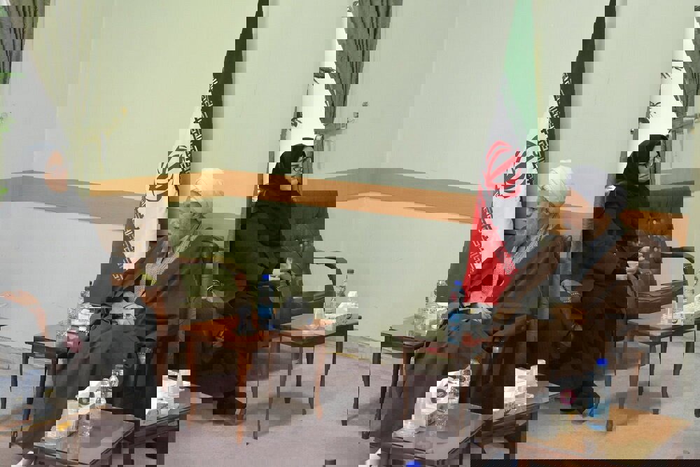 دیدار دبیرکل نهاد کتابخانه‌های عمومی کشور با امام جمعه شیراز