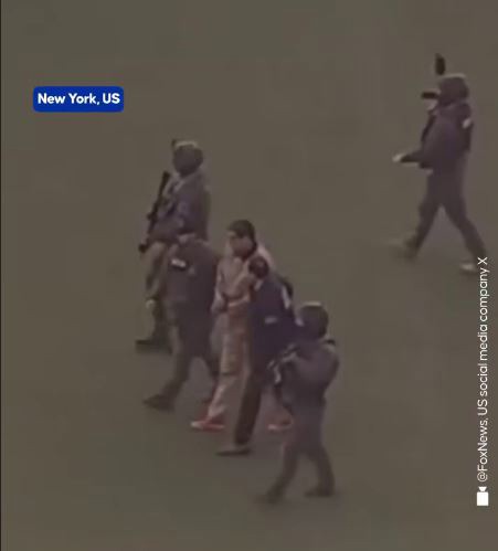 لحظه انتقال مادورو به دادگاه با دستان دستبند زده شده