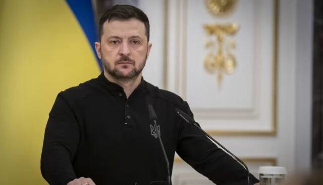 زلنسکی از آمادگی برای دور جدید گفت‌وگوهای سه‌جانبه در هفته جاری خبر داد