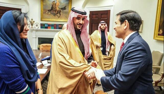 رایزنی وزیر دفاع عربستان با مقامات آمریکایی درباره تحولات منطقه