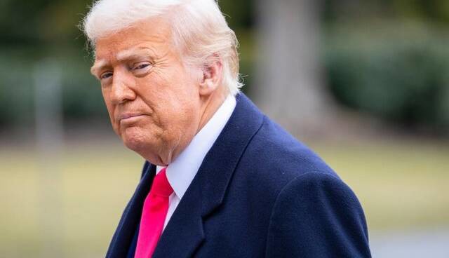 محبوبیت ترامپ همچنان زیر ۵۰ درصد است