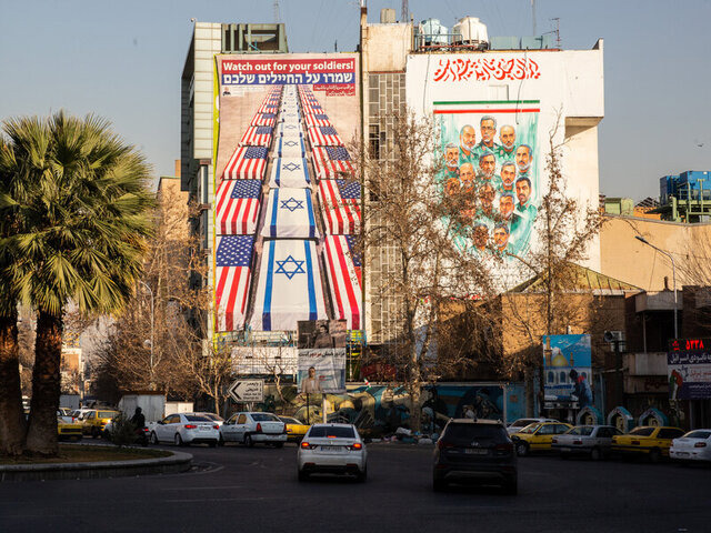 هشدار نیویورک‌تایمز به ترامپ: ایران، ونزوئلا نیست!