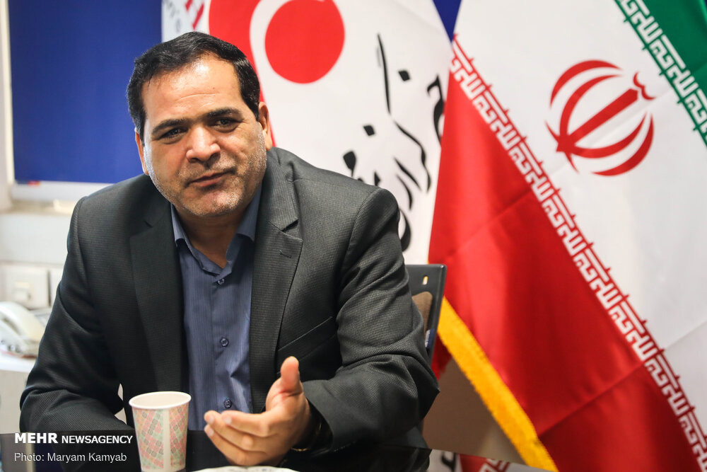 ارتباط با نسل جدید با ادبیات دهه۶۰ شدنی نیست/فاصله‌گیری از انحصارگرایی