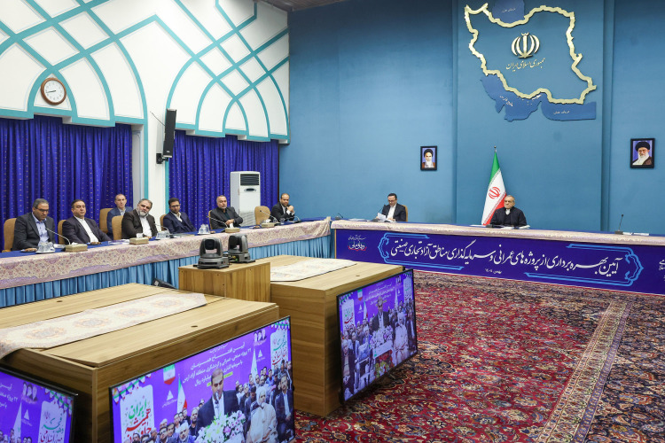 بهره‌برداری از پروژه‌های عمرانی، سرمایه‌گذاری و گردشگری در مناطق آزاد تجاری ـ صنعتی