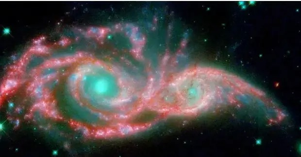 عکس روز ناسا از کهکشانی عجیب و آشفته