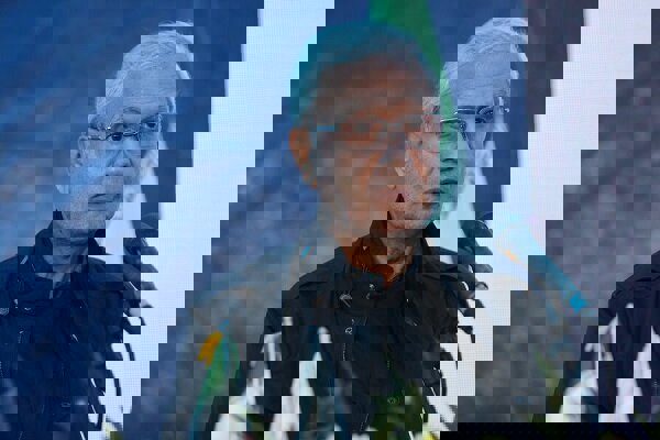 شب‌ها از غصه اتفاقات اخیر نمی‌خوابم؛ پرچم به دست دشمن نمی‌دهیم