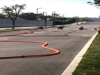 قدرت فشار آب شیلنگ های آتش نشانی اینجوریه!