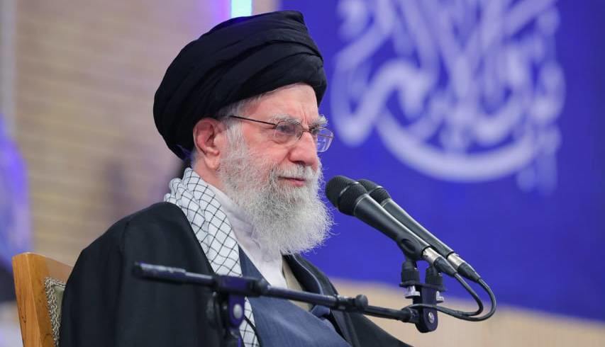 رهبر انقلاب: مسئولین تلاش‌های خود را دو برابر کنند؛ وجود این تورم و سقوط ارزش پول ملی به این اندازه غیرمنطقی است