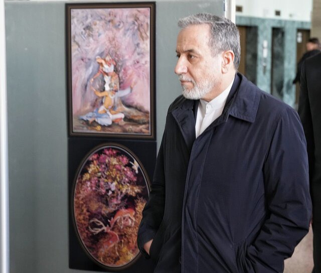 بازید عراقچی از نمایشگاه آثار استاد فرشچیان در مقر اروپایی سازمان ملل