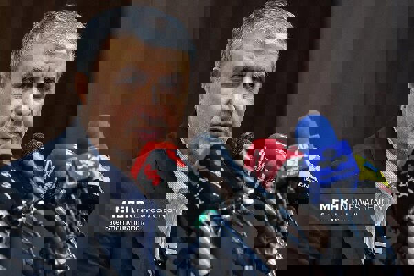 محور اصلی تقابل با دشمنان مسئله پیشرفت است