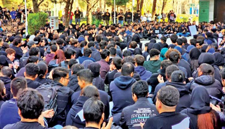 تبلور شکاف اجتماعی در دانشگاه‌