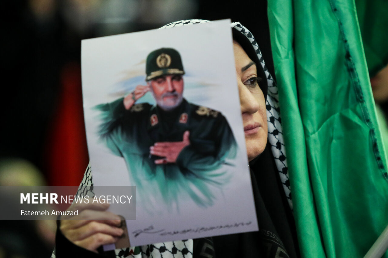 حاج قاسم سلیمانی درباره آتش زدن پرچم ایران چه گفت؟