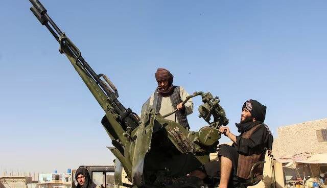 حملات هوایی افغانستان به پاکستان