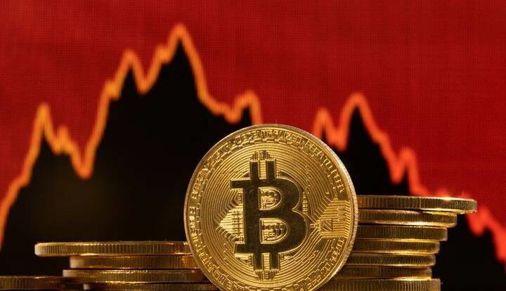افزایش قیمت بیت‌کوین معکوس شد