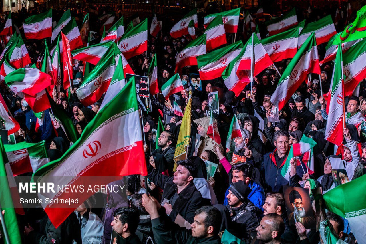 سه رنگ پرچمت زیباست ایران