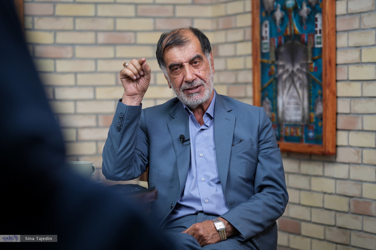 باهنر: عده‌ای می‌توانند بگویند که با تعطیل کردن برنامه هسته‌ای مخالفیم، اما نباید بگویند قالیباف دارد خیانت می‌کند