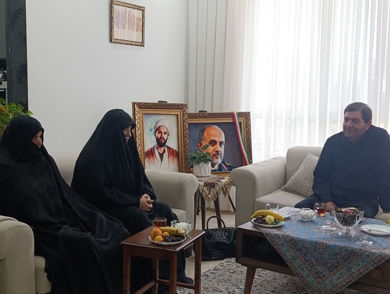 حضور مشاور رهبری در منزل شهید سپهبد غلامعلی رشید