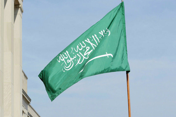 بیانیه وزارت دفاع عربستان: چند پهپاد از سمت عراق وارد شده؛ حق دفاع از خود را محفوظ می‌داریم