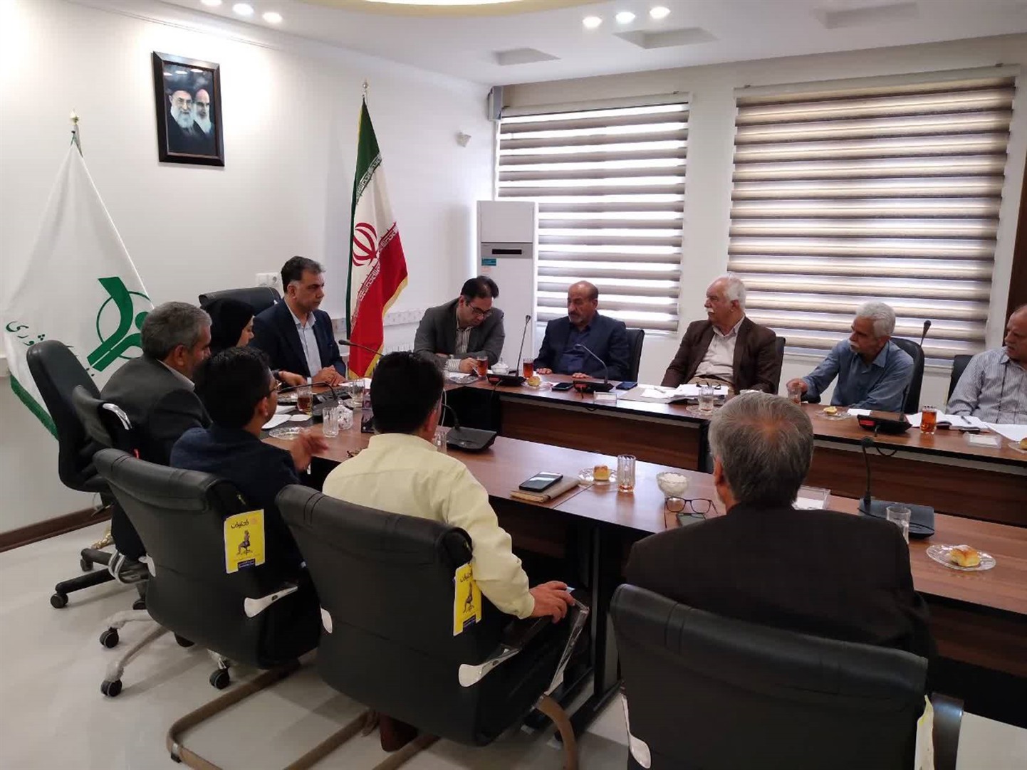 نشست مسوولان بیمه دی و صندوق بازنشستگان کشوری در یزد