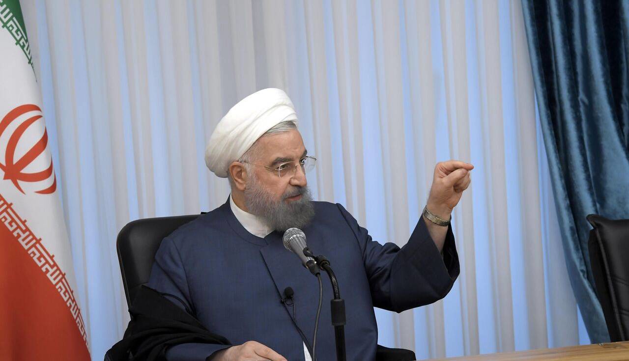 واکنش «عصر ایران» به «کیهان»: چرا سخنان روحانی را برنتافتند؟