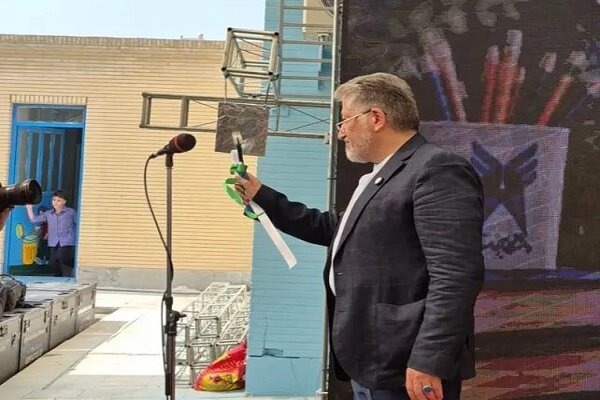رئیس دانشگاه آزاد زنگ آغاز سال تحصیلی را در لامرد به صدا درآورد