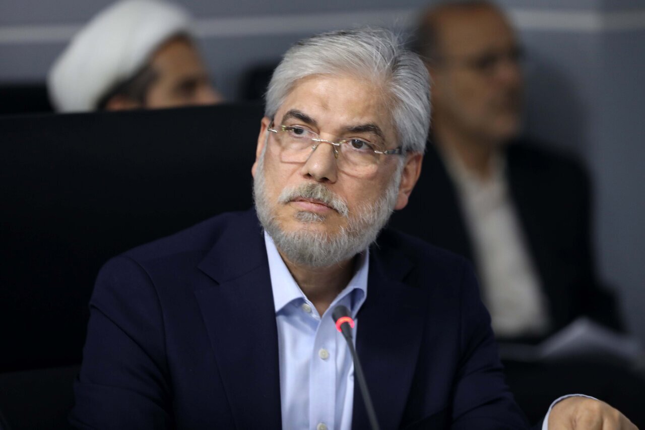 وزیر علوم: اجازه نمی‌دهیم هیچکس به پرچم ایران اهانت کند