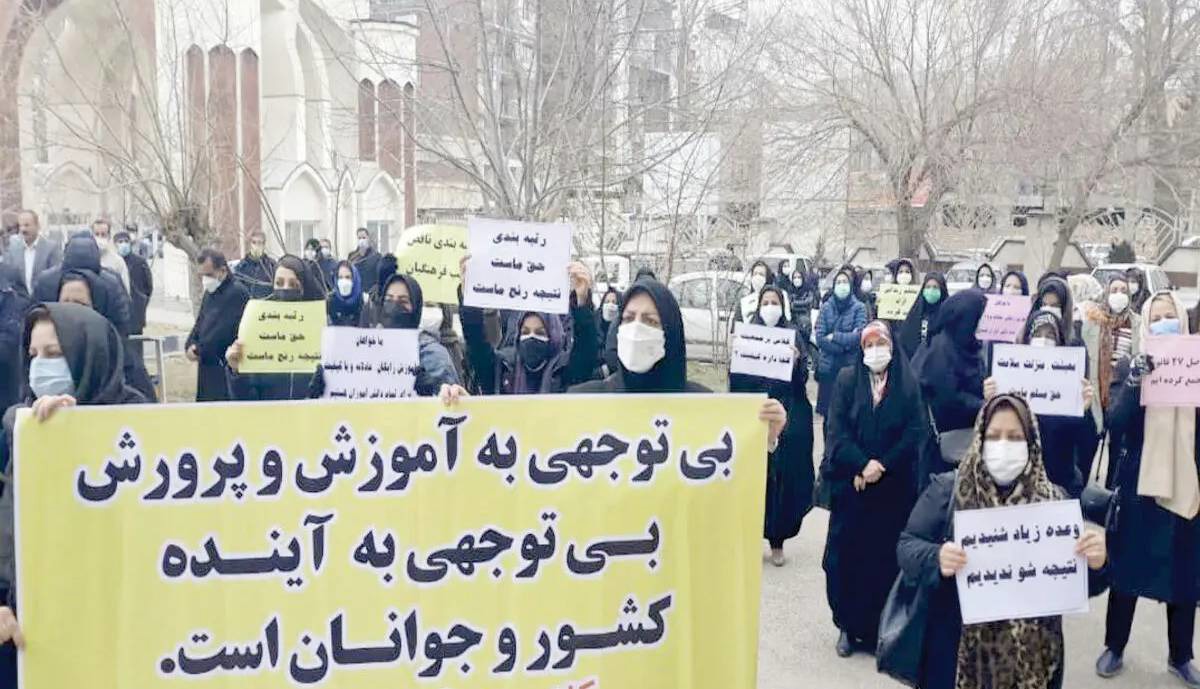 برگه‌های سفید؛ روایت «شرق» از اعتراض معلمان