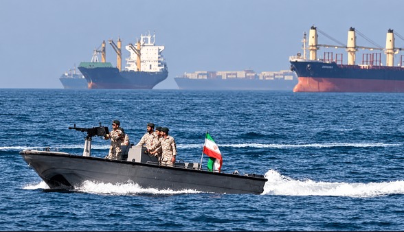 نیروی دریایی سپاه: عاقبت متخلفان، سوختن در آتش اعتماد به آمریکاست