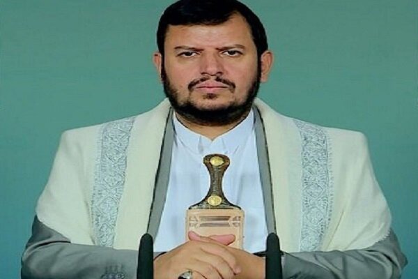 رهبر انصارالله یمن: هر امتی که عزت میخواهد باید با متجاوز برخورد کند